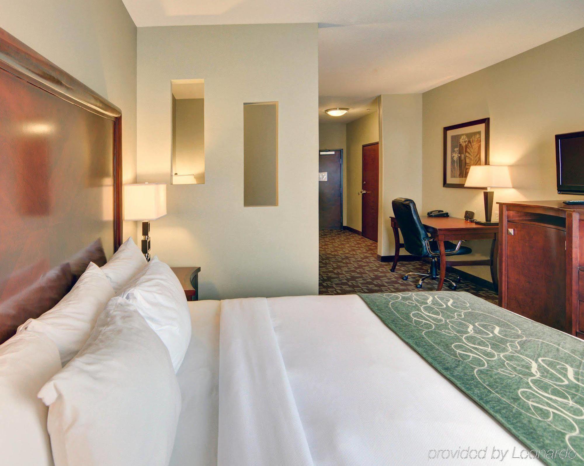Comfort Suites Near Northeast Mall 北里奇兰希尔斯 外观 照片