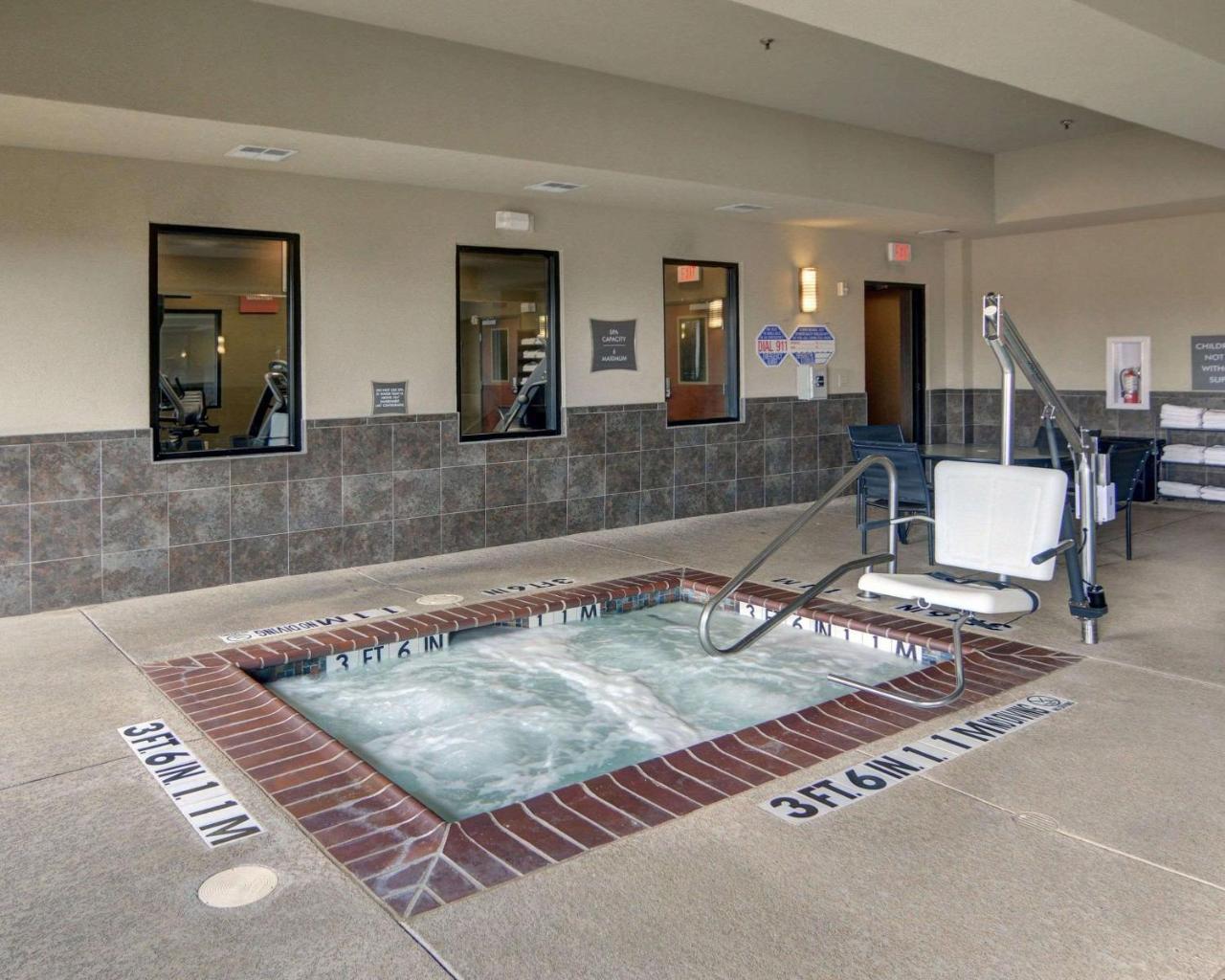 Comfort Suites Near Northeast Mall 北里奇兰希尔斯 外观 照片